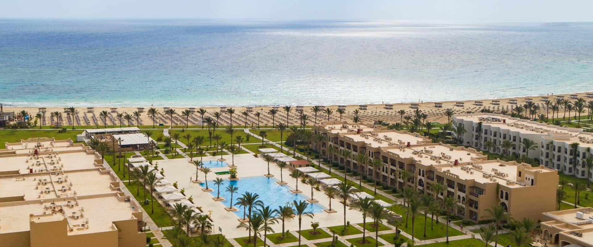 HOTELS & RESORTS